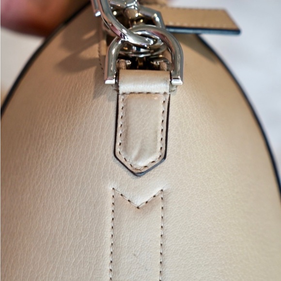 Givenchy Antigona Medium Cream - Picture 15 of 16